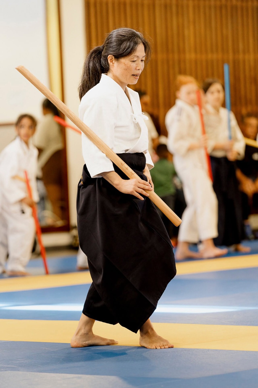Satomi Ishikawa tijdens een wapentraining